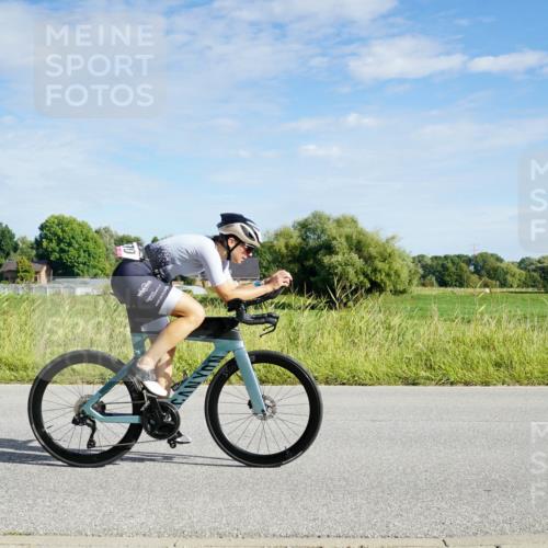 31.08.2025 - Elbe Triathlon Hamburg Michael Burmester http://msf.ph/oto/8690280 31.08.2025 09:37:34 Radfahren 270, 386, 543, 575, 690, 925 meine-sportfotos.de