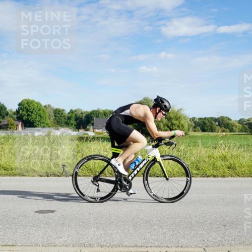 31.08.2025 - Elbe Triathlon Hamburg Michael Burmester http://msf.ph/oto/8690290 31.08.2025 09:37:42 Radfahren 386, 389, 575, 587, 704, 925 meine-sportfotos.de