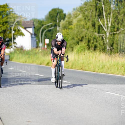 31.08.2025 - Elbe Triathlon Hamburg Michael Burmester http://msf.ph/oto/8690357 31.08.2025 08:53:47 Radfahren 242, 252, 342 meine-sportfotos.de