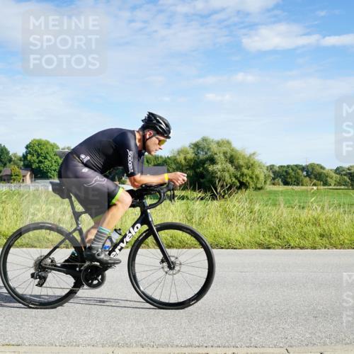 31.08.2025 - Elbe Triathlon Hamburg Michael Burmester http://msf.ph/oto/8690377 31.08.2025 09:38:54 Radfahren 457, 521, 611, 736 meine-sportfotos.de