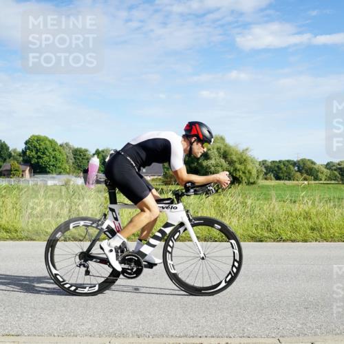 31.08.2025 - Elbe Triathlon Hamburg Michael Burmester http://msf.ph/oto/8690379 31.08.2025 09:38:56 Radfahren 457, 521, 611, 736 meine-sportfotos.de