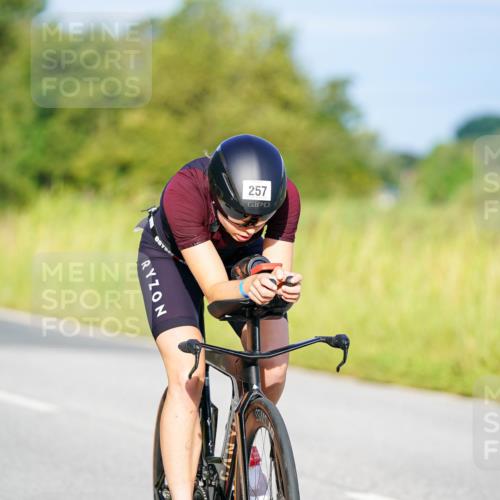 31.08.2025 - Elbe Triathlon Hamburg Michael Burmester http://msf.ph/oto/8690412 31.08.2025 08:54:15 Radfahren 208, 211, 257, 375 meine-sportfotos.de