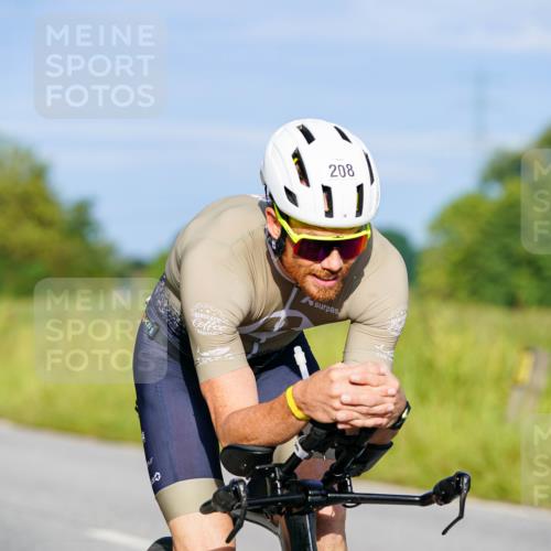 31.08.2025 - Elbe Triathlon Hamburg Michael Burmester http://msf.ph/oto/8690435 31.08.2025 08:54:19 Radfahren 208, 211, 375 meine-sportfotos.de