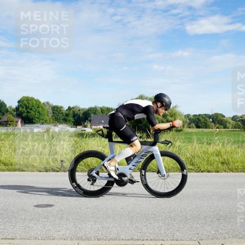 31.08.2025 - Elbe Triathlon Hamburg Michael Burmester http://msf.ph/oto/8690501 31.08.2025 09:40:53 Radfahren 258, 320, 477, 550, 558, 564, 601, 645, 711, 840 meine-sportfotos.de