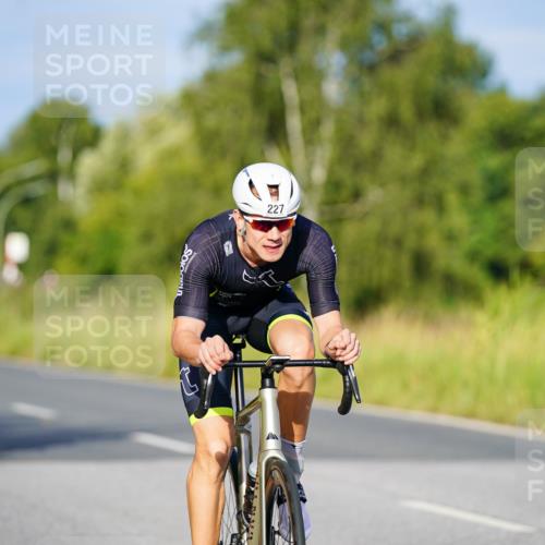 31.08.2025 - Elbe Triathlon Hamburg Michael Burmester http://msf.ph/oto/8690522 31.08.2025 08:55:21 Radfahren 215, 227, 231, 248 meine-sportfotos.de