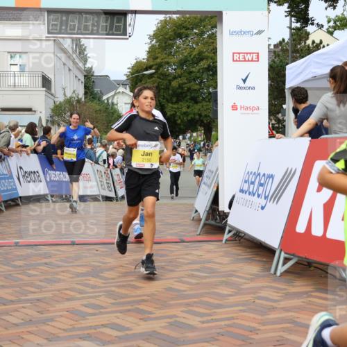 31.08.2025 - 21. Blankeneser Heldenlauf Strokosch-Dieckow http://msf.ph/oto/8690523 31.08.2025 10:27:11 Ziel 1101, 2150, 2205, 2521, 2517, 2413 meine-sportfotos.de