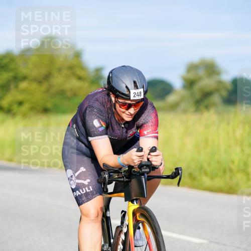 31.08.2025 - Elbe Triathlon Hamburg Michael Burmester http://msf.ph/oto/8690538 31.08.2025 08:55:25 Radfahren 215, 248 meine-sportfotos.de