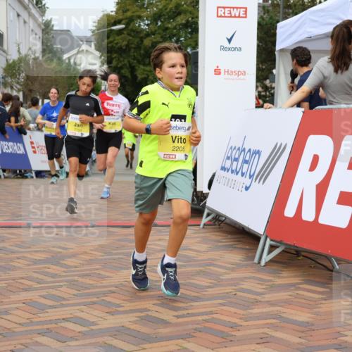 31.08.2025 - 21. Blankeneser Heldenlauf Strokosch-Dieckow http://msf.ph/oto/8690541 31.08.2025 10:27:10 Ziel 1101, 2150, 2205, 2521, 2517, 2413 meine-sportfotos.de