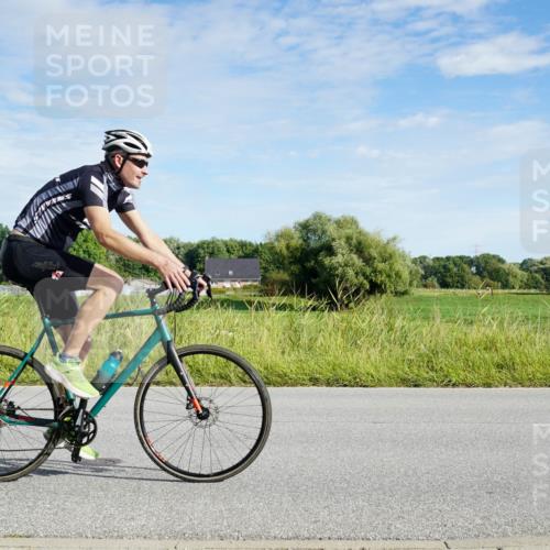 31.08.2025 - Elbe Triathlon Hamburg Michael Burmester http://msf.ph/oto/8690574 31.08.2025 09:41:55 Radfahren 266, 579, 681, 722, 910 meine-sportfotos.de