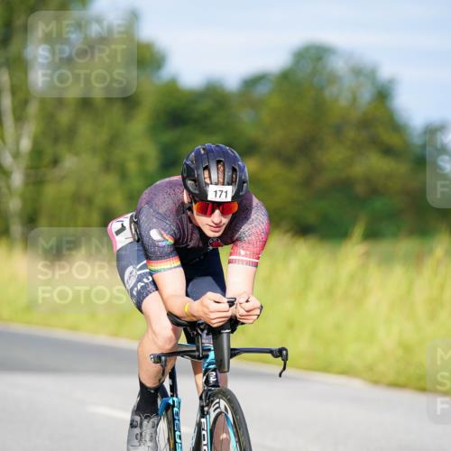 31.08.2025 - Elbe Triathlon Hamburg Michael Burmester http://msf.ph/oto/8690609 31.08.2025 08:56:11 Radfahren 171, 180 meine-sportfotos.de