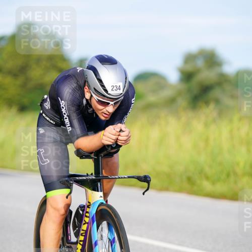 31.08.2025 - Elbe Triathlon Hamburg Michael Burmester http://msf.ph/oto/8690625 31.08.2025 08:56:27 Radfahren 199, 234, 373 meine-sportfotos.de