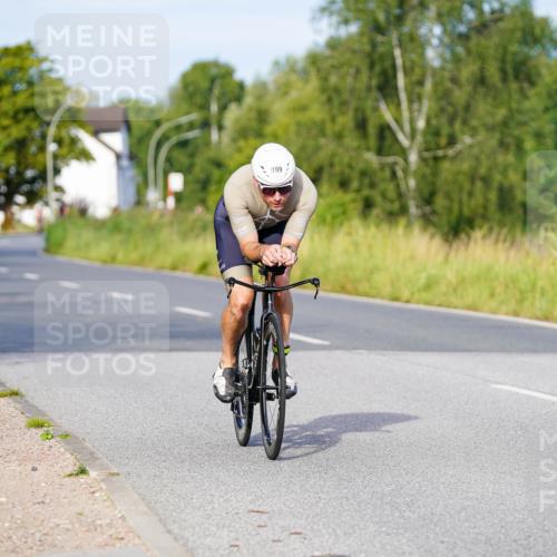 31.08.2025 - Elbe Triathlon Hamburg Michael Burmester http://msf.ph/oto/8690633 31.08.2025 08:56:30 Radfahren 181, 199, 234, 260, 373 meine-sportfotos.de