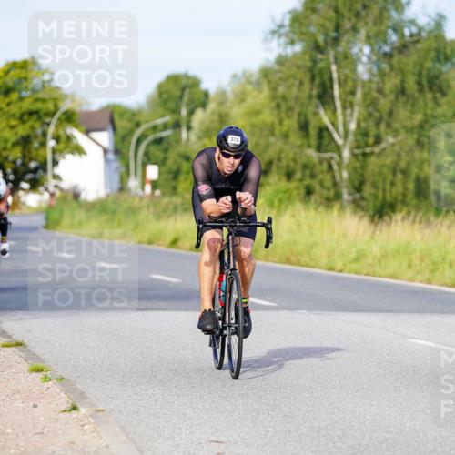 31.08.2025 - Elbe Triathlon Hamburg Michael Burmester http://msf.ph/oto/8690642 31.08.2025 08:56:33 Radfahren 181, 199, 260, 373 meine-sportfotos.de