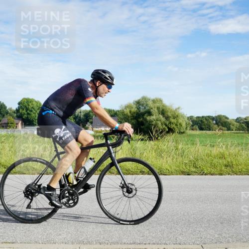31.08.2025 - Elbe Triathlon Hamburg Michael Burmester http://msf.ph/oto/8690647 31.08.2025 09:43:05 Radfahren 321, 324, 605, 623, 624, 732, 795, 833 meine-sportfotos.de