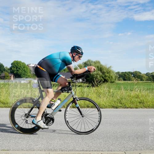 31.08.2025 - Elbe Triathlon Hamburg Michael Burmester http://msf.ph/oto/8690676 31.08.2025 09:43:52 Radfahren 377, 450, 563, 602, 610, 634, 770, 800 meine-sportfotos.de