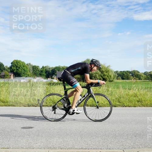 31.08.2025 - Elbe Triathlon Hamburg Michael Burmester http://msf.ph/oto/8690690 31.08.2025 09:44:06 Radfahren 281, 378, 476, 562, 787, 864 meine-sportfotos.de