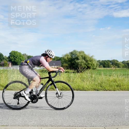 31.08.2025 - Elbe Triathlon Hamburg Michael Burmester http://msf.ph/oto/8690693 31.08.2025 09:44:07 Radfahren 378, 476, 562, 787 meine-sportfotos.de