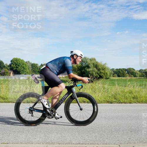 31.08.2025 - Elbe Triathlon Hamburg Michael Burmester http://msf.ph/oto/8690706 31.08.2025 09:44:49 Radfahren 259, 298, 357, 617, 669, 737, 823, 869, 881 meine-sportfotos.de