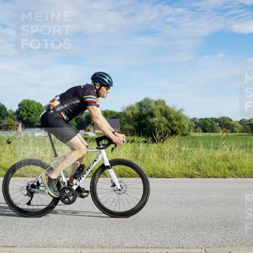 31.08.2025 - Elbe Triathlon Hamburg Michael Burmester http://msf.ph/oto/8690726 31.08.2025 09:45:14 Radfahren 427, 720, 804, 911 meine-sportfotos.de