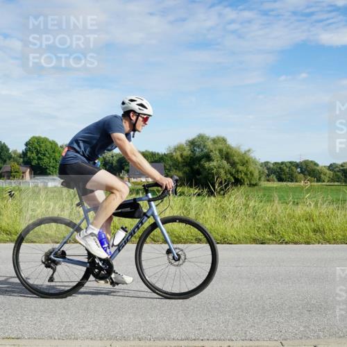 31.08.2025 - Elbe Triathlon Hamburg Michael Burmester http://msf.ph/oto/8690728 31.08.2025 09:45:15 Radfahren 427, 804, 911 meine-sportfotos.de