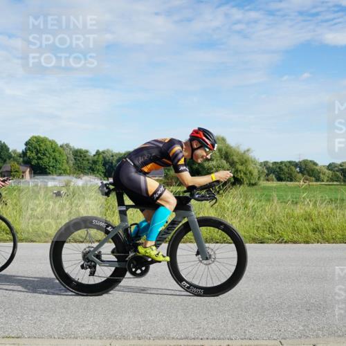 31.08.2025 - Elbe Triathlon Hamburg Michael Burmester http://msf.ph/oto/8690744 31.08.2025 09:45:40 Radfahren 392, 633, 660, 700, 708, 786, 808, 826 meine-sportfotos.de