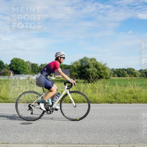 31.08.2025 - Elbe Triathlon Hamburg Michael Burmester http://msf.ph/oto/8690747 31.08.2025 09:45:44 Radfahren 305, 534, 633, 786, 808, 826, 905, 930 meine-sportfotos.de