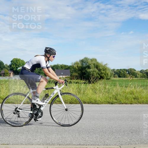 31.08.2025 - Elbe Triathlon Hamburg Michael Burmester http://msf.ph/oto/8690750 31.08.2025 09:45:48 Radfahren 305, 534, 588, 905, 930 meine-sportfotos.de