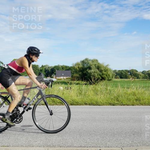 31.08.2025 - Elbe Triathlon Hamburg Michael Burmester http://msf.ph/oto/8690767 31.08.2025 09:46:10 Radfahren 463, 553, 600, 740, 803, 820, 876, 906 meine-sportfotos.de
