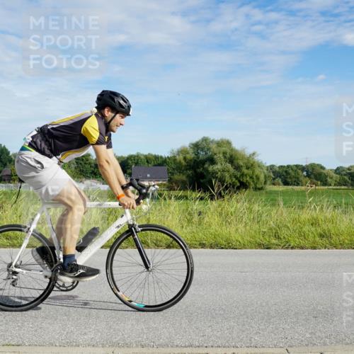 31.08.2025 - Elbe Triathlon Hamburg Michael Burmester http://msf.ph/oto/8690783 31.08.2025 09:46:31 Radfahren 419, 421, 439, 494, 599, 666, 909 meine-sportfotos.de