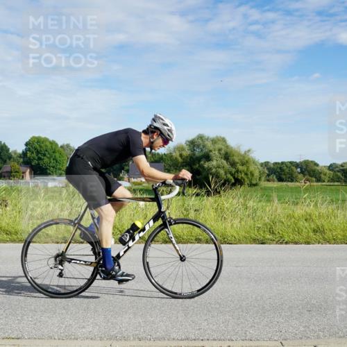 31.08.2025 - Elbe Triathlon Hamburg Michael Burmester http://msf.ph/oto/8690789 31.08.2025 09:46:40 Radfahren 284, 329, 394, 750, 759, 771, 816 meine-sportfotos.de