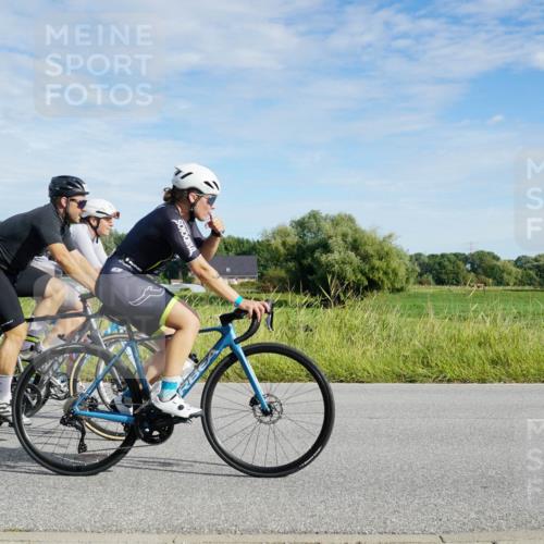 31.08.2025 - Elbe Triathlon Hamburg Michael Burmester http://msf.ph/oto/8690799 31.08.2025 09:46:47 Radfahren 294, 329, 526, 569, 570, 589, 729, 759, 771, 838 meine-sportfotos.de