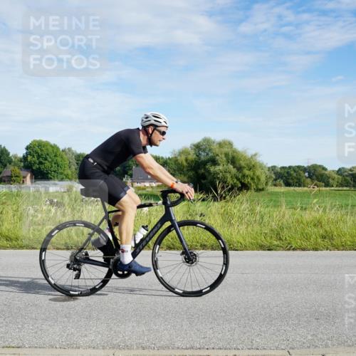 31.08.2025 - Elbe Triathlon Hamburg Michael Burmester http://msf.ph/oto/8690862 31.08.2025 09:48:15 Radfahren 425, 440, 510, 577, 618, 713, 746, 807, 880 meine-sportfotos.de