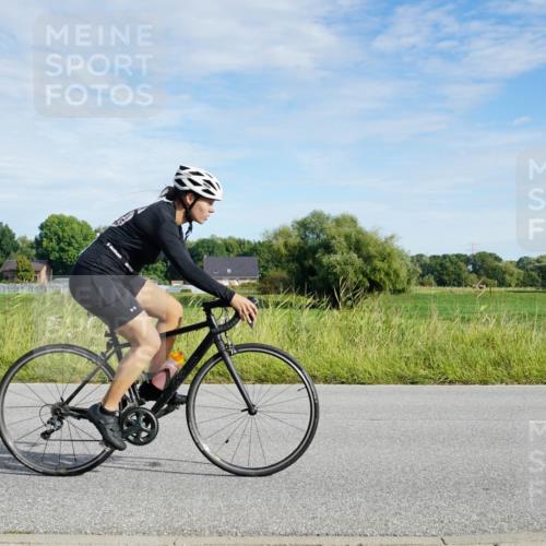 31.08.2025 - Elbe Triathlon Hamburg Michael Burmester http://msf.ph/oto/8690874 31.08.2025 09:48:30 Radfahren 441, 547, 654, 682, 844, 878, 903 meine-sportfotos.de