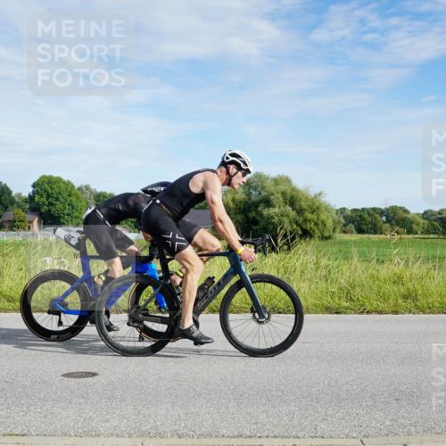 31.08.2025 - Elbe Triathlon Hamburg Michael Burmester http://msf.ph/oto/8690885 31.08.2025 09:48:47 Radfahren 322, 407, 515, 656, 739, 742, 856, 920, 931 meine-sportfotos.de