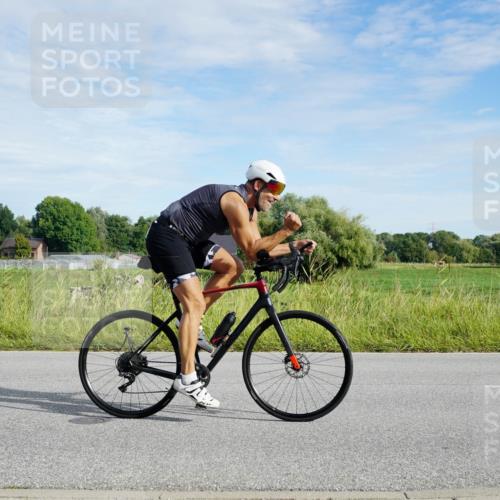 31.08.2025 - Elbe Triathlon Hamburg Michael Burmester http://msf.ph/oto/8690899 31.08.2025 09:49:05 Radfahren 319, 428, 532, 614, 726, 727 meine-sportfotos.de