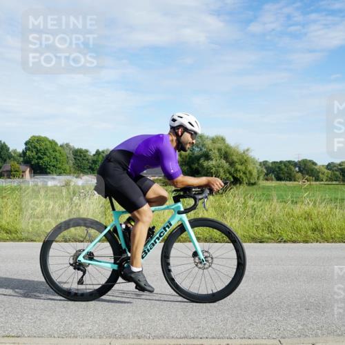 31.08.2025 - Elbe Triathlon Hamburg Michael Burmester http://msf.ph/oto/8690907 31.08.2025 09:49:15 Radfahren 330, 412, 416, 468, 492, 595, 603, 658, 710, 778 meine-sportfotos.de