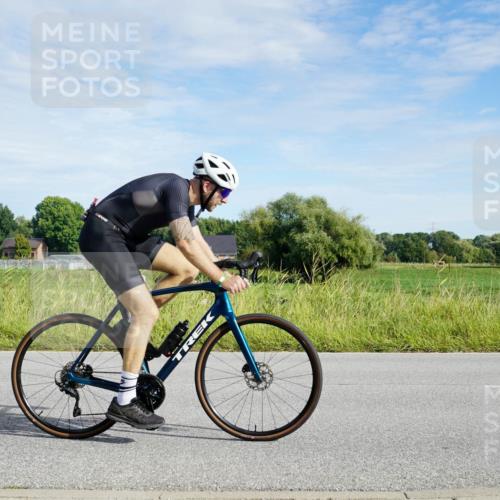31.08.2025 - Elbe Triathlon Hamburg Michael Burmester http://msf.ph/oto/8690909 31.08.2025 09:49:18 Radfahren 310, 330, 412, 416, 468, 492, 595, 603, 658, 778 meine-sportfotos.de