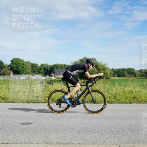 31.08.2025 - Elbe Triathlon Hamburg Michael Burmester http://msf.ph/oto/8690922 31.08.2025 09:49:32 Radfahren 365, 410, 422, 426, 430, 537, 594, 783, 834, 892 meine-sportfotos.de