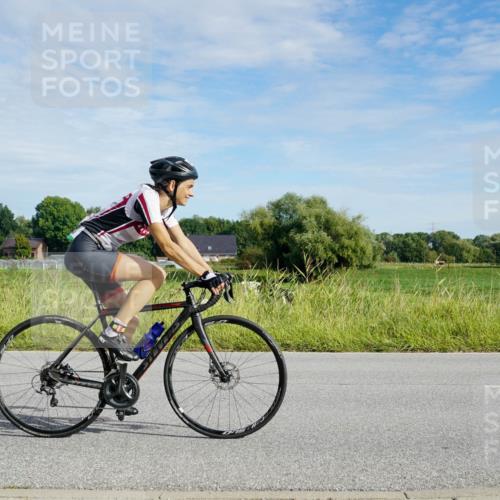31.08.2025 - Elbe Triathlon Hamburg Michael Burmester http://msf.ph/oto/8690937 31.08.2025 09:50:05 Radfahren 638, 824, 863, 871 meine-sportfotos.de