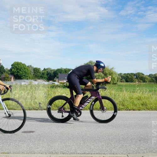 31.08.2025 - Elbe Triathlon Hamburg Michael Burmester http://msf.ph/oto/8690939 31.08.2025 09:50:10 Radfahren 638, 671, 824, 871, 926 meine-sportfotos.de