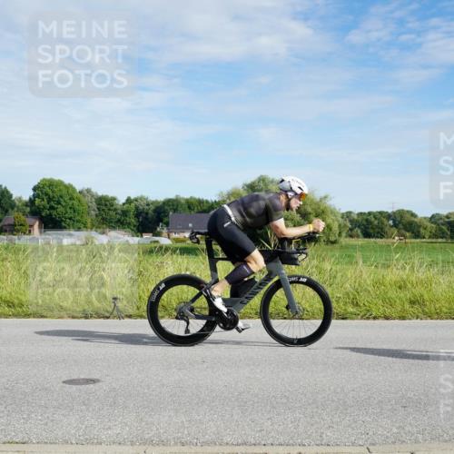 31.08.2025 - Elbe Triathlon Hamburg Michael Burmester http://msf.ph/oto/8690943 31.08.2025 09:50:12 Radfahren 638, 671, 871, 926 meine-sportfotos.de