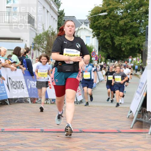 31.08.2025 - 21. Blankeneser Heldenlauf Strokosch-Dieckow http://msf.ph/oto/8690950 31.08.2025 10:31:20 Ziel 2551, 2776, 2307, 2649, 2647, 2399, 2103, 2274 meine-sportfotos.de