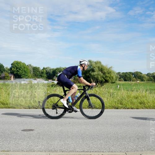 31.08.2025 - Elbe Triathlon Hamburg Michael Burmester http://msf.ph/oto/8690997 31.08.2025 09:51:33 Radfahren 372, 435, 446, 493, 529, 557, 693, 752, 769, 801, 814, 818, 836, 879, 890 meine-sportfotos.de