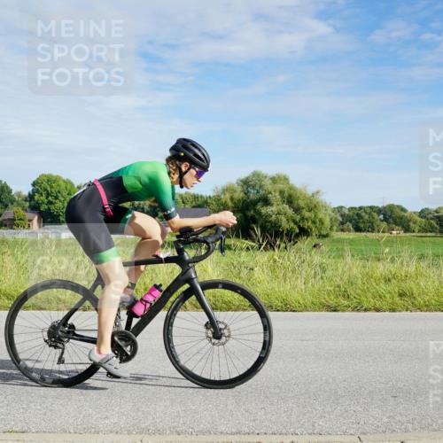 31.08.2025 - Elbe Triathlon Hamburg Michael Burmester http://msf.ph/oto/8691011 31.08.2025 09:51:44 Radfahren 482, 512, 561, 806, 849 meine-sportfotos.de