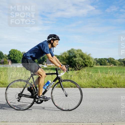 31.08.2025 - Elbe Triathlon Hamburg Michael Burmester http://msf.ph/oto/8691017 31.08.2025 09:51:56 Radfahren 390, 651, 761, 799, 817 meine-sportfotos.de