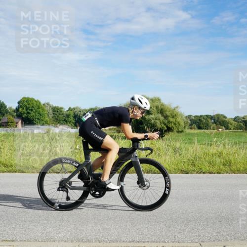 31.08.2025 - Elbe Triathlon Hamburg Michael Burmester http://msf.ph/oto/8691025 31.08.2025 09:52:13 Radfahren 297, 642, 703, 747, 854, 895 meine-sportfotos.de