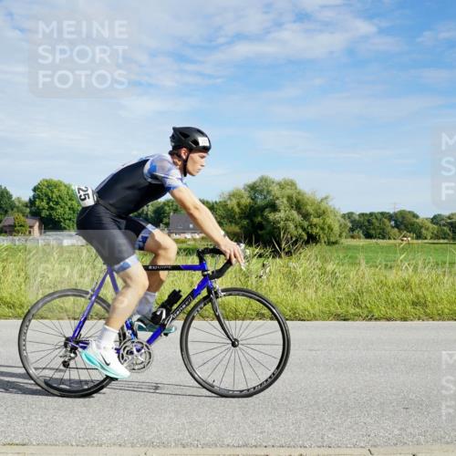 31.08.2025 - Elbe Triathlon Hamburg Michael Burmester http://msf.ph/oto/8691080 31.08.2025 09:53:30 Radfahren 481, 549, 574, 639, 925 meine-sportfotos.de