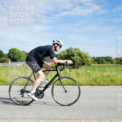 31.08.2025 - Elbe Triathlon Hamburg Michael Burmester http://msf.ph/oto/8691081 31.08.2025 09:53:32 Radfahren 481, 524, 549, 574, 639, 768, 925 meine-sportfotos.de