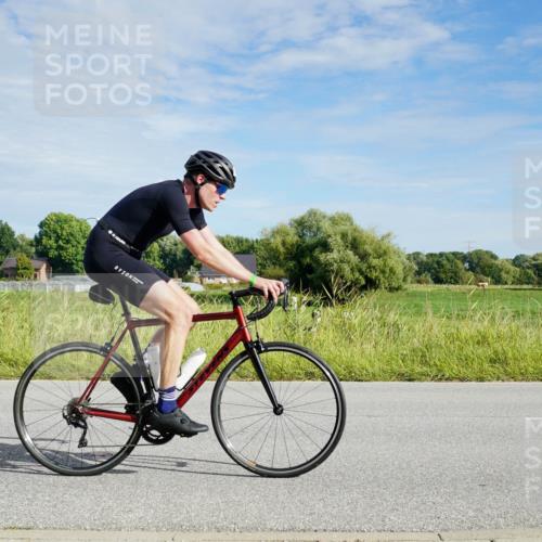 31.08.2025 - Elbe Triathlon Hamburg Michael Burmester http://msf.ph/oto/8691086 31.08.2025 09:53:35 Radfahren 391, 478, 481, 524, 549, 574, 639, 724, 768, 922 meine-sportfotos.de