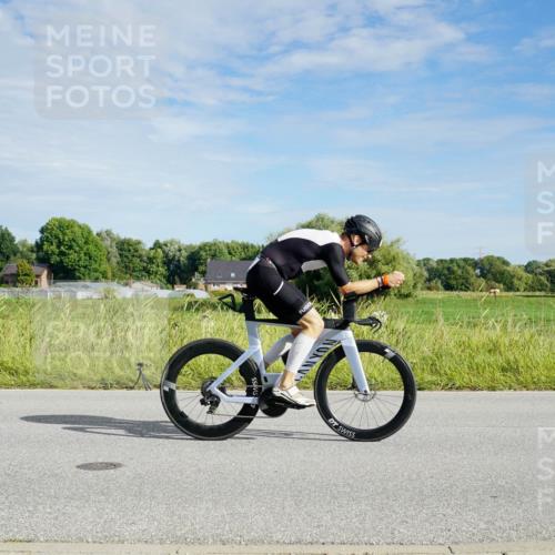 31.08.2025 - Elbe Triathlon Hamburg Michael Burmester http://msf.ph/oto/8691100 31.08.2025 09:53:45 Radfahren 379, 478, 483, 645 meine-sportfotos.de